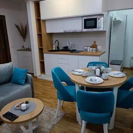 Lola Apartment *