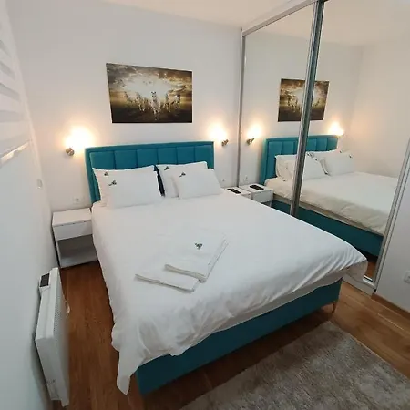 Lola Apartment